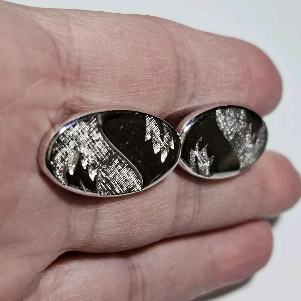 Vintage Swank Silver Tone Oval Textured Leaf Design Cufflinks